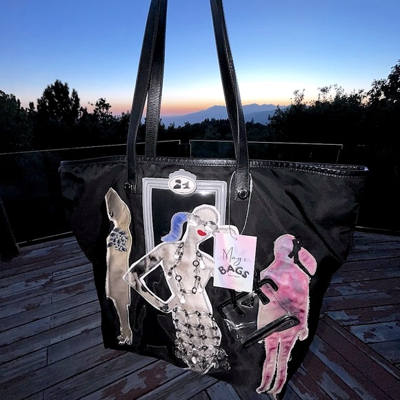 Prada: Runway Beaded Tessuto Models on Runway Limited Edition Nylon Tote Bag - Picture 17 of 17